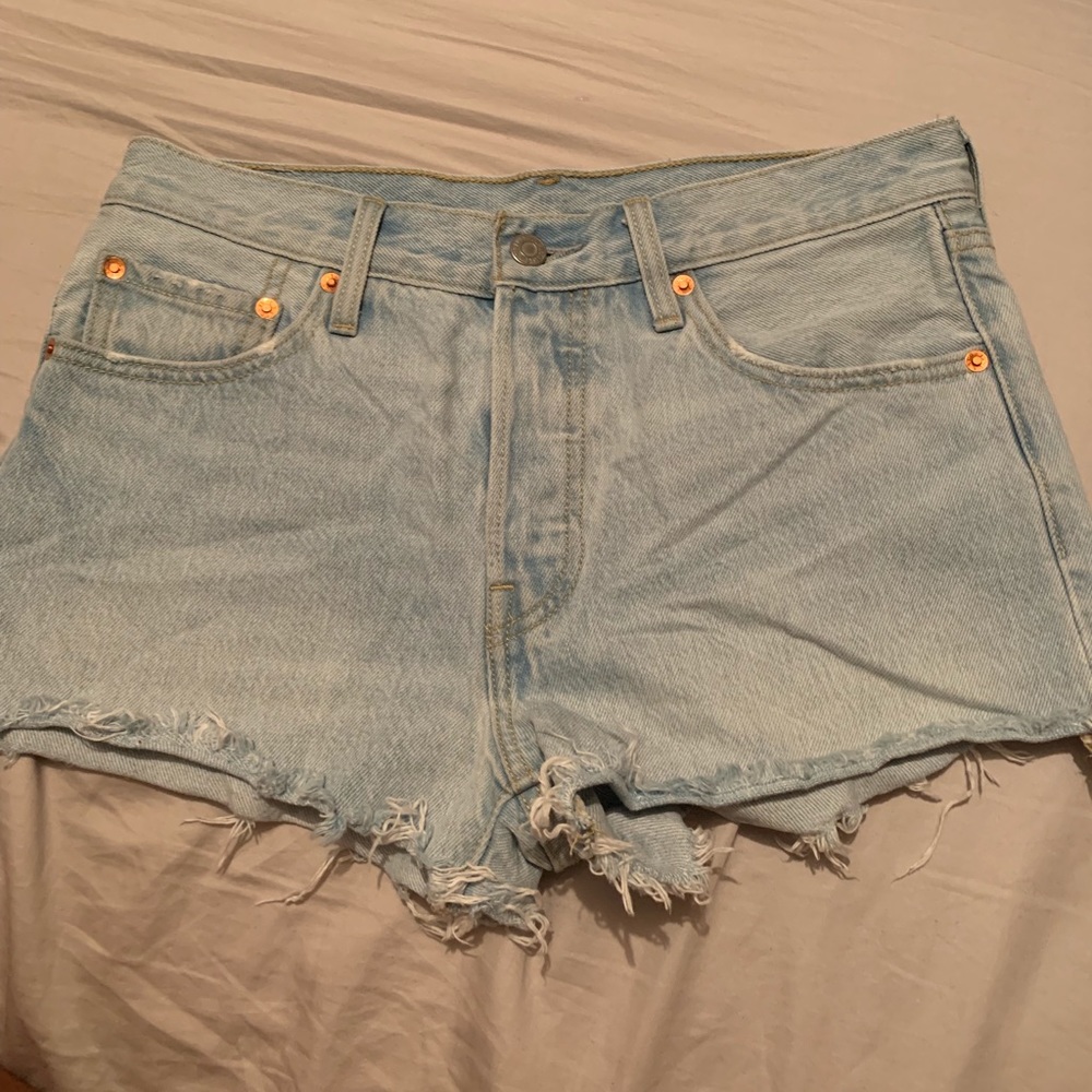 Levi’s 501 mid rise shorts
